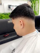 Henry's Unisex Salon haircut