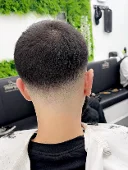 Henry's Unisex Salon haircut