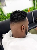 Henry's Unisex Salon haircut